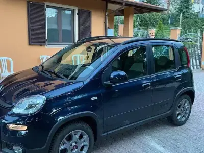Usata Fiat Panda 4x4 85 CV (62 kW) 2012 Bluazzurro Utilitaria