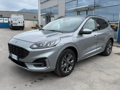 Usata Ford Kuga ST-Line 225 CV (165 kW) 2023 Solar silv SUV