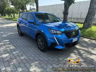 Usata Peugeot 2008 Active 101 CV (74 kW) 2021 Blu SUV