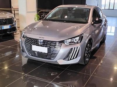 Usata Peugeot 208 Allure 101 CV (74 kW) 2025 Grigio Utilitaria