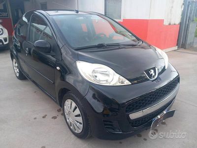 Begagnad Peugeot 107 68 HK (50 kW) 2007 Svart Halvkombi