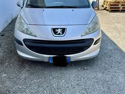 Usata Peugeot 207 68 CV (50 kW) 2007 Berlina