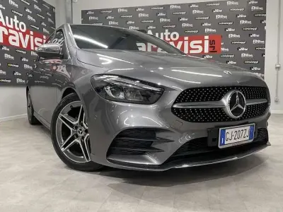 Usata Mercedes B180 Premium 116 CV (85 kW) 2022 Grigio montagna Utilitaria