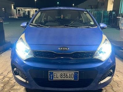 Usata Kia Rio 75 CV (55 kW) 2012 Blu Berlina