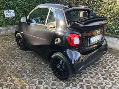 Usata Smart ForTwo Cabrio 90 CV (66 kW) 2019 Nero Cabrio