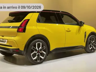 Usata Renault R5 Iconic 77 kW (106 CV) 2024 Argento Utilitaria