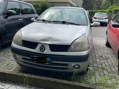 Usata Renault Clio 75 CV (55 kW) 2005 Grigio Utilitaria