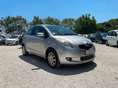 Usata Toyota Yaris 90 CV (66 kW) 2008 Grigio Utilitaria