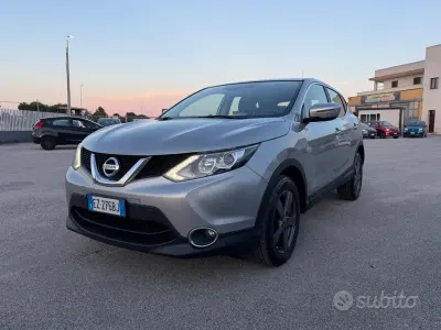 Usata Nissan Qashqai Acenta 110 CV (80 kW) 2015 Grigio SUV