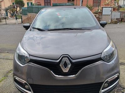 Usata Renault Captur Life 90 CV (66 kW) 2016 Grigio SUV