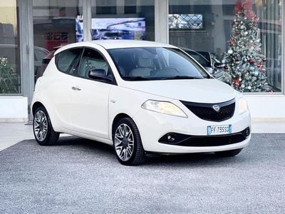 Usata Lancia Ypsilon 95 CV (69 kW) 2016 Beige Utilitaria