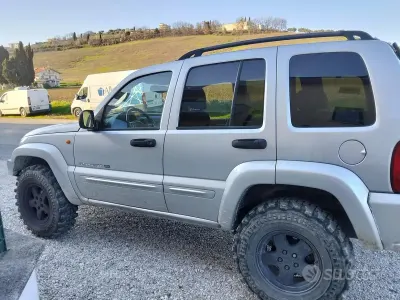 Usata Jeep Cherokee 150 CV (110 kW) 2003 SUV