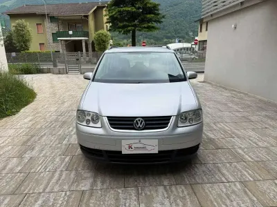 Usata VW Touran Trendline 105 CV (77 kW) 2005 Argento Monovolume
