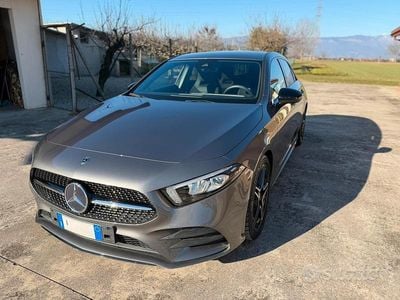 Usata Mercedes A180 Premium 136 CV (100 kW) 2019 Grigio Berlina