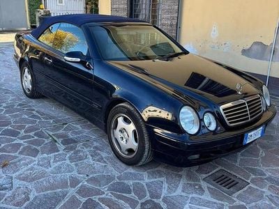 Usata Mercedes CLK320 218 CV (160 kW) 2000 Blu Cabrio