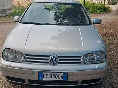 Usata VW Golf IV 90 CV (66 kW) 2002 Berlina