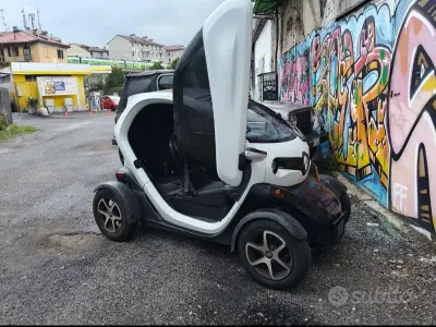 Usado Renault Twizy 13 kW (18 CV) 2019 Negro Utilitario