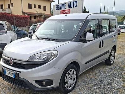 Usata Fiat Doblò Lounge 120 CV (88 kW) 2017 Grigio Monovolume