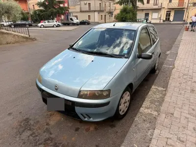 Usata Fiat Punto 60 CV (44 kW) 2003 Bluazzurro Utilitaria