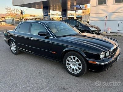 Usata Jaguar XJ 238 CV (175 kW) 2003 Nero Berlina