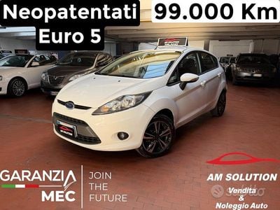 Usata Ford Fiesta 60 CV (44 kW) 2011 Bianco Utilitaria