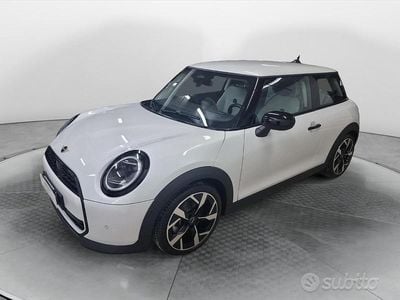 Usata Mini Cooper Classic 114 kW (156 CV) 2025 Bianco Utilitaria