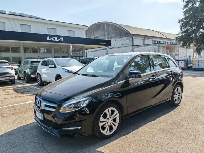 Usata Mercedes B180 Premium 109 CV (80 kW) 2015 Nero Utilitaria