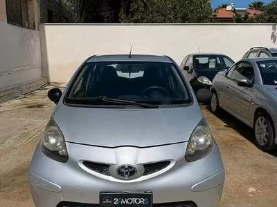 Usata Toyota Aygo 68 CV (50 kW) 2008 Grigio Utilitaria