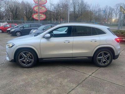 Käytetty Mercedes GLA200 AMG Line Premium Plus 150 HP (110 kW) 2024 Hopea Katumaasturi