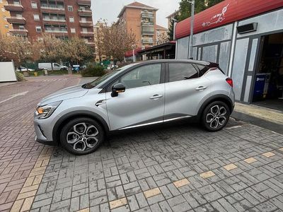 Usata Renault Captur 145 CV (106 kW) 2023 Grigio SUV