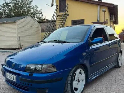 Usata Fiat Punto 133 CV (97 kW) 1995 Blu Berlina