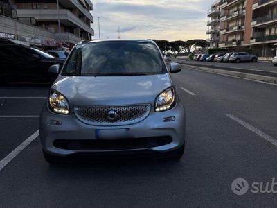 Usata Smart ForFour Passion 90 CV (66 kW) 2019 Argento Utilitaria