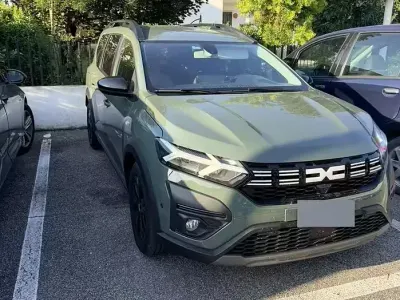 Usata Dacia Jogger 101 CV (74 kW) 2023 Verde Monovolume