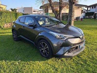Usata Toyota C-HR Lounge 122 CV (89 kW) 2017 Grigio SUV