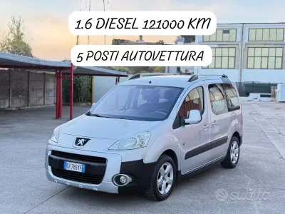 Usata Peugeot Partner Tepee Premium 109 CV (80 kW) 2009 Grigio Monovolume