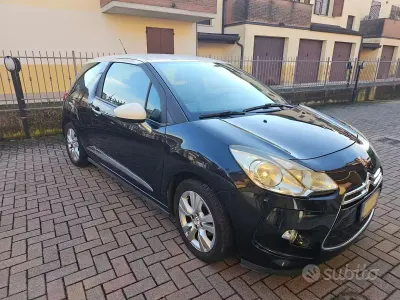 Usata Citroën DS3 So Chic 68 CV (50 kW) 2013 Nero Berlina