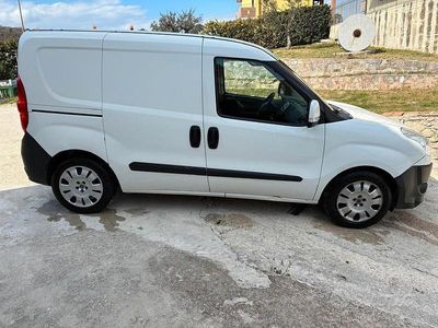 Begagnad Fiat Doblò 135 HK (99 kW) 2011 Vit Minibuss