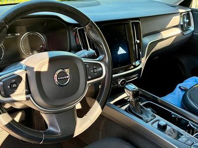 Usata Volvo V60 150 CV (110 kW) 2020 Nero Station wagon