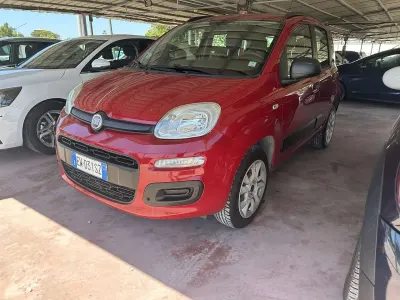 Usata Fiat Panda Lounge 80 CV (58 kW) 2014 Rosso Utilitaria