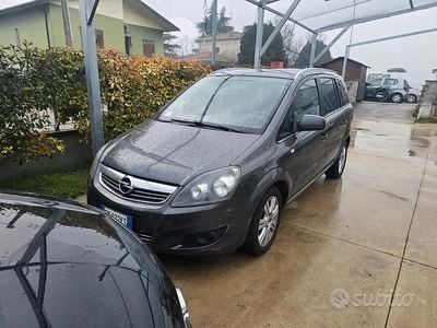 Grigio Usata 2012 Opel Zafira Monovolume | 4500 € (Buon prezzo)
