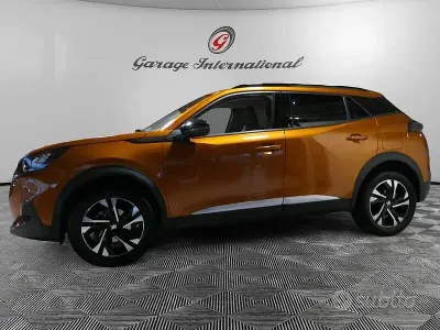 Usata Peugeot 2008 Allure 131 CV (96 kW) 2022 Marrone SUV