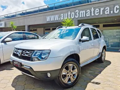 Usata Dacia Duster Lauréate 109 CV (80 kW) 2014 Grigio SUV