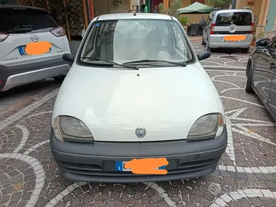Usata Fiat 600 54 CV (39 kW) 2005 Bianco Utilitaria
