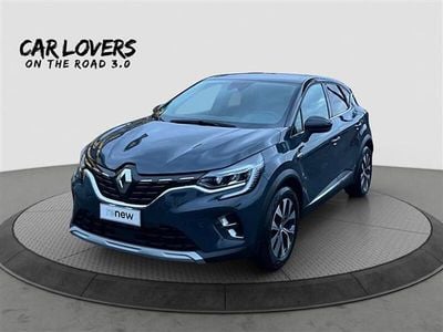 Usata Renault Captur Techno 145 CV (106 kW) 2023 Blu scuro SUV