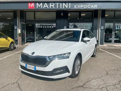 Usata Skoda Octavia Executive 150 CV (110 kW) 2023 Bianco Station wagon