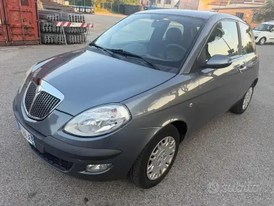 Usata Lancia Ypsilon 60 CV (44 kW) 2006 Grigio Utilitaria