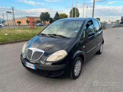 Gebraucht Lancia Musa 77 PS (56 kW) 2007 Schwarz Van / Kleinbus