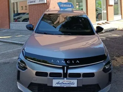 Usata Lancia Ypsilon 101 CV (74 kW) 2025 Bianco Utilitaria