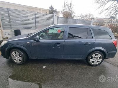Usata Opel Astra 110 CV (80 kW) 2010 Blu Station wagon