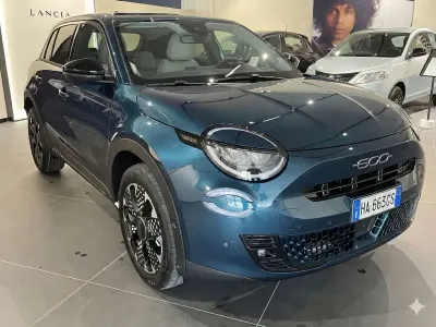 Nuova Fiat 600 99 CV (72 kW) 2026 Blu SUV
